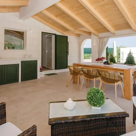 Vikendica Luxury Malo -