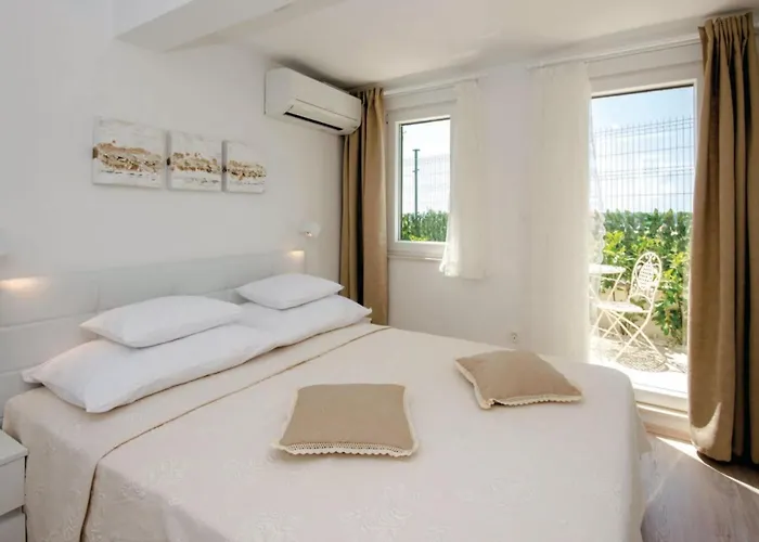 Luxury Malo -