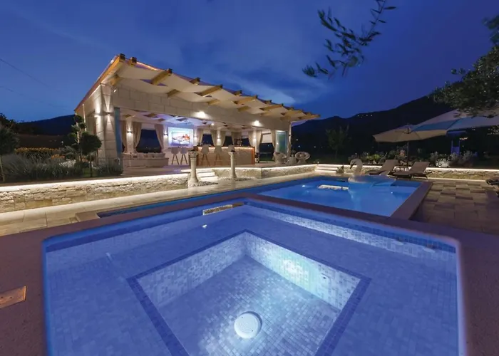 Luxury Malo -