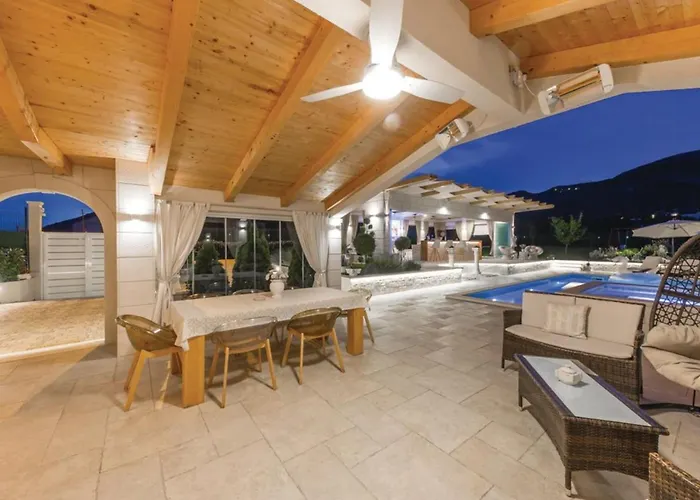 Luxury Malo - *