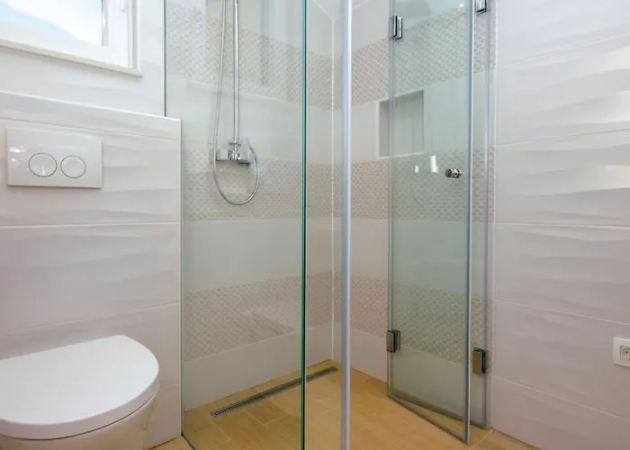 Luxury Malo - *