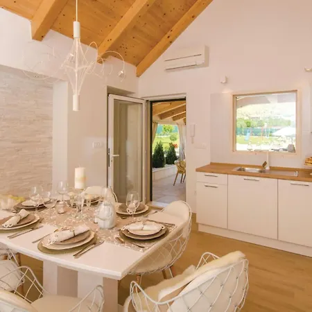 Luxury Malo - 度假居 特罗吉尔